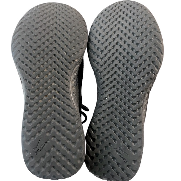 Boys Nike Revolution Running Shoes - Picture 7 of 7